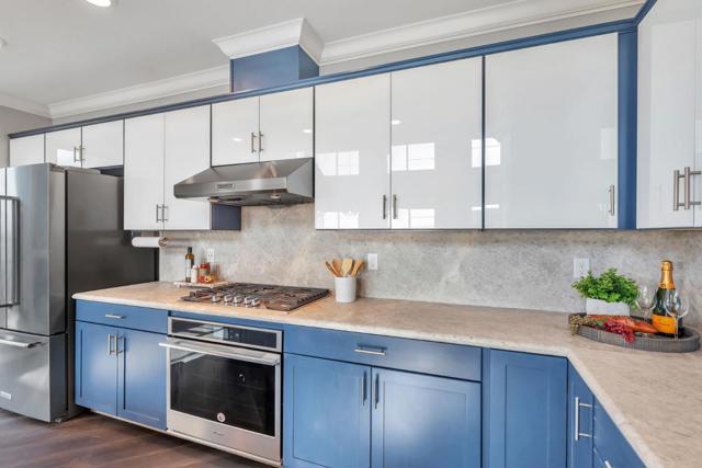 111 Llano De Los Robles Avenue, San Jose CA: https://media.crmls.org/mediaz/8bd98c2f-2ad3-4469-b3e4-ab7014b149ea.jpg
