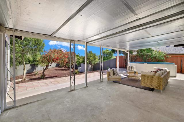 5403 Via Carancho, San Diego CA: https://media.crmls.org/mediaz/8bd9ff78-01a6-4df7-9f01-ee1fffe65083.jpg