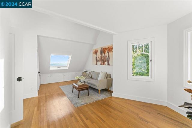 Image 36 of 60 For 900 Spruce St