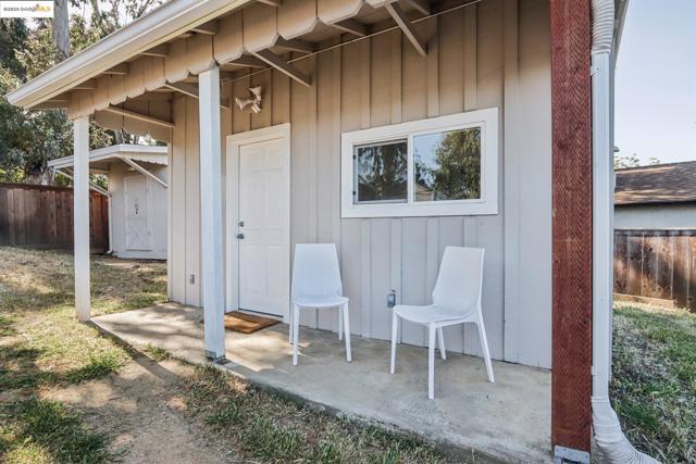 22882 Upland Way, Hayward CA: https://media.crmls.org/mediaz/8bda3c5a-f965-44a1-97de-1fedb15f5add.jpg