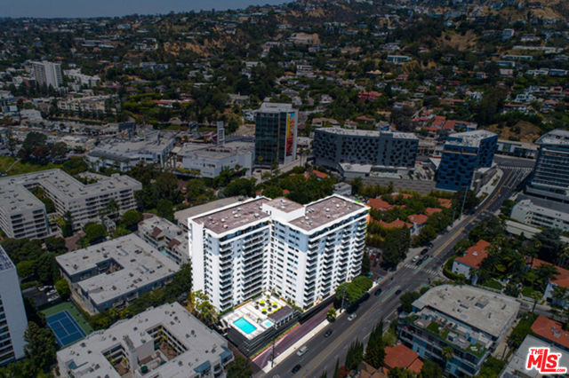 1155 N La Cienega Boulevard, West Hollywood CA: https://media.crmls.org/mediaz/8bda406a-2d6f-48ec-a295-6a90a9dcf4f3.jpg