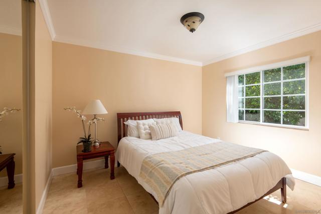 4027 Narragansett Ave, San Diego CA: https://media.crmls.org/mediaz/8bda763a-3a83-44c8-8e43-dbf848f37494.jpg