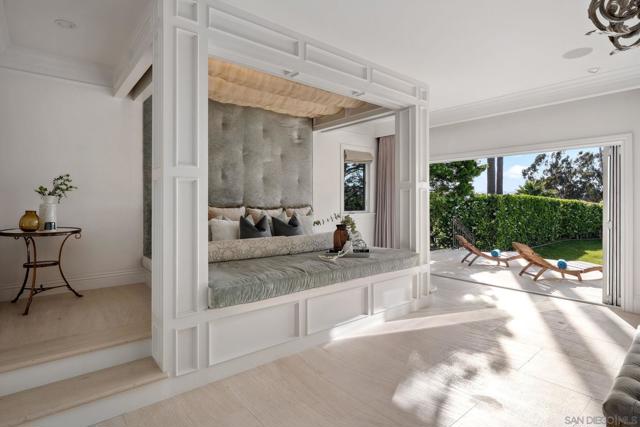 4540 Los Pinos, Rancho Santa Fe CA: https://media.crmls.org/mediaz/8bda7d12-411a-4c04-925f-c596396705b8.jpg