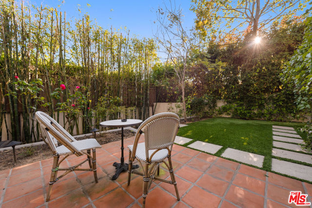 3145 La Suvida Drive, Los Angeles CA: https://media.crmls.org/mediaz/8bdab0bc-6076-4265-b0fc-dc1e817a1919.jpg