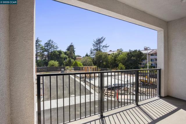 2818 Chattleton Lane, San Pablo CA: https://media.crmls.org/mediaz/8bdaef38-ee1e-4a8d-a674-615d95265bf6.jpg