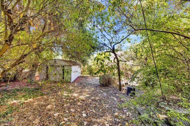 1750 Wabasso Way, Glendale CA: https://media.crmls.org/mediaz/8bdb5ff8-6435-41d1-bd25-04eb3b5fc439.jpg
