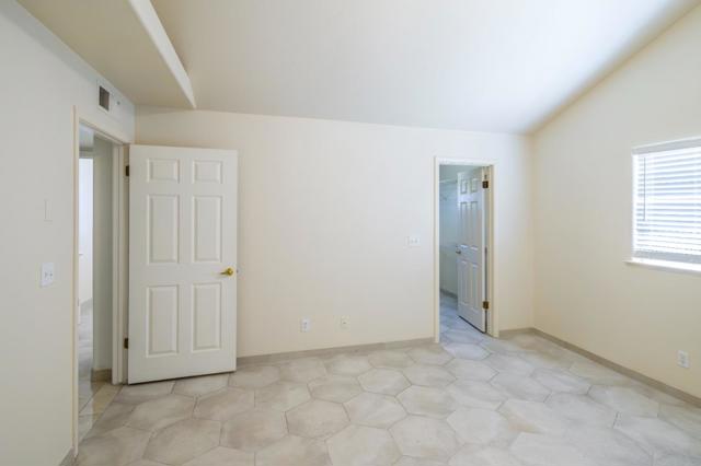 1542 E Alluvial Avenue, Fresno CA: https://media.crmls.org/mediaz/8bdbbc49-9973-4e9e-877e-d434cc9440b7.jpg