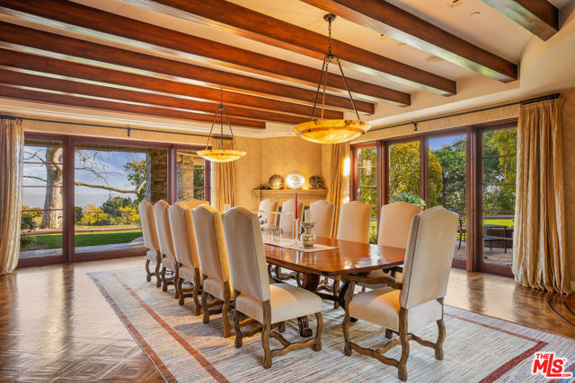 1101 Bel Air Place, Los Angeles CA: https://media.crmls.org/mediaz/8bdbeeb9-2e17-457d-9285-1d1a40efa4bb.jpg