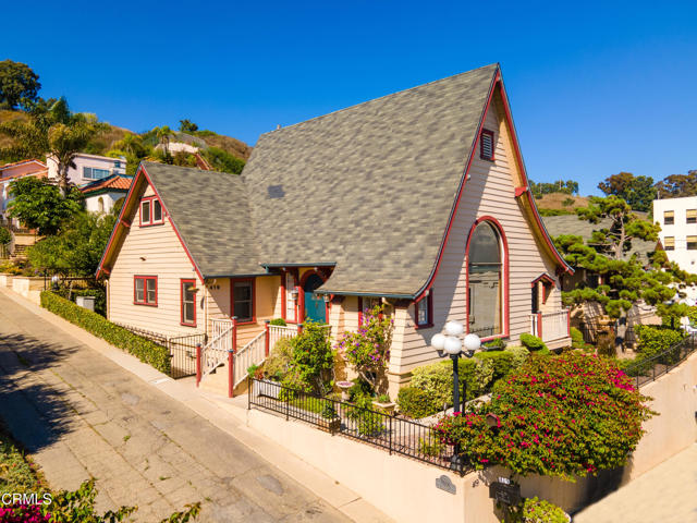 Detail Gallery Image 3 of 31 For 419 Brakey Rd, Ventura,  CA 93001 - 4 Beds | 3 Baths