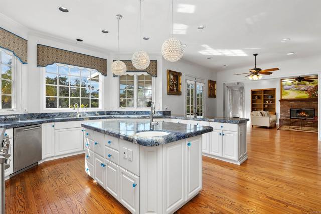 Detail Gallery Image 14 of 58 For 12213 Fairway Pointe Row, Rancho Bernardo (San Diego),  CA 92128 - 4 Beds | 4/1 Baths