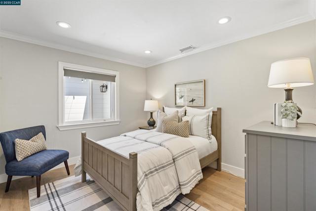 273 Valle Vista Dr, Danville CA: https://media.crmls.org/mediaz/8bdd2baa-17bf-4c46-a8e3-741bca7a5a4b.jpg