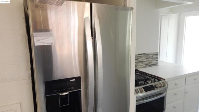 108 Green St, Martinez CA: https://media.crmls.org/mediaz/8bdd7b73-aea8-4def-b052-113e7e4b1e1c.jpg