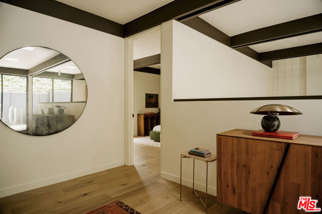 5649 Valley Oak Drive, Los Angeles CA: https://media.crmls.org/mediaz/8bdde56e-9a29-47ad-882c-29451fbb35ff.jpg