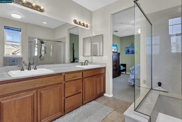 411 Summer Ln, Richmond CA: https://media.crmls.org/mediaz/8bde56b1-0a29-45c1-b20f-2cffc59c139d.jpg