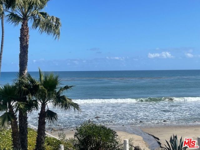 26668 Seagull Way, Malibu CA: https://media.crmls.org/mediaz/8bded652-2dbc-4302-99cd-ade0f866b7e4.jpg