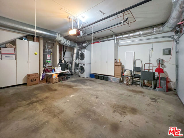 8328 Kirkwood Drive, Los Angeles CA: https://media.crmls.org/mediaz/8bdf2f34-e87a-45c7-b086-fdeab32ea2f5.jpg