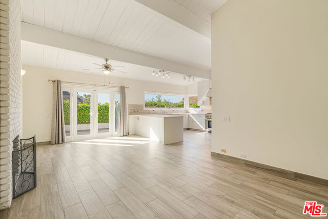 1200 El Hito Circle, Pacific Palisades CA: https://media.crmls.org/mediaz/8bdfbbfe-f086-41a3-9d45-f74ed2bed85a.jpg
