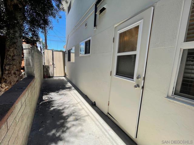2254 Garnet Ave, San Diego CA: https://media.crmls.org/mediaz/8be083ba-f4fe-4076-9ddb-e09d61adc54e.jpg
