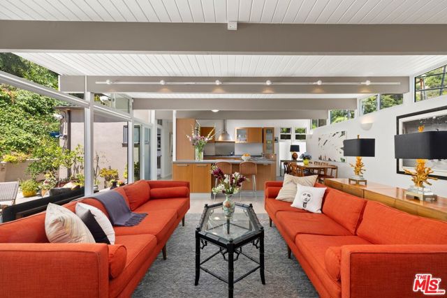 2509 Greenvalley Road, Los Angeles CA: https://media.crmls.org/mediaz/8be08803-0241-45e0-a33f-8ec94f03000c.jpg