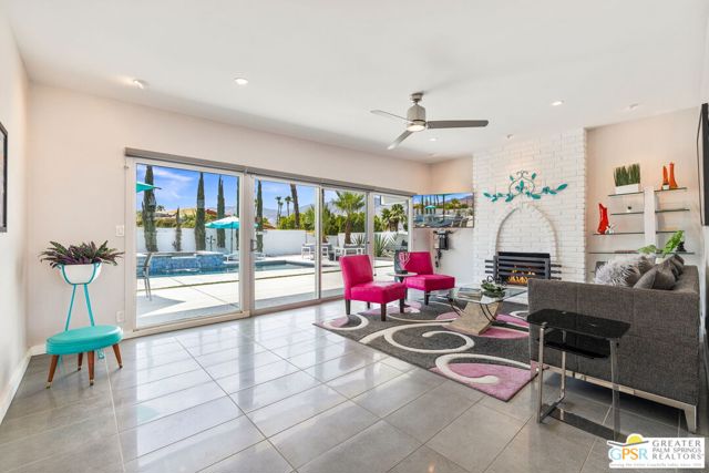3351 E Paseo Barbara, Palm Springs CA: https://media.crmls.org/mediaz/8be16576-465d-4dc4-8286-a2510ec557d7.jpg