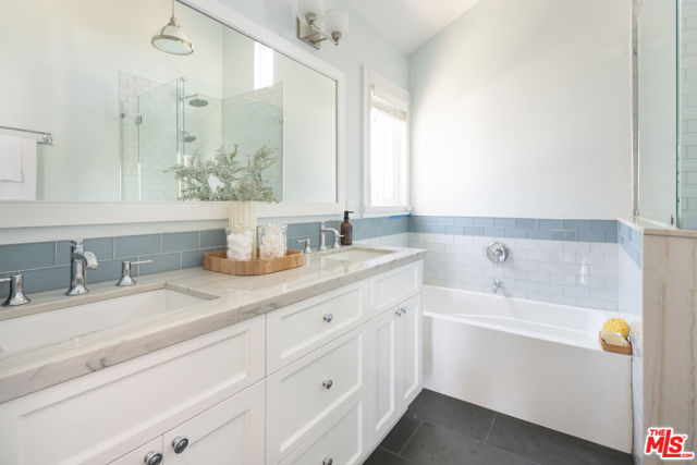 922 N Edgemont Street, Los Angeles CA: https://media.crmls.org/mediaz/8be1ec4c-df34-4bcd-a03e-49f0edb904d5.jpg