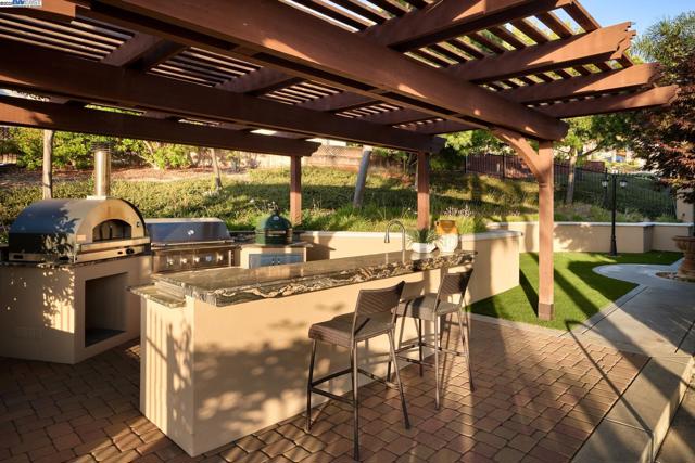44506 Vista Grande Court, Fremont CA: https://media.crmls.org/mediaz/8be1fe37-9e1b-4b08-a5e4-6fa606fbcc30.jpg