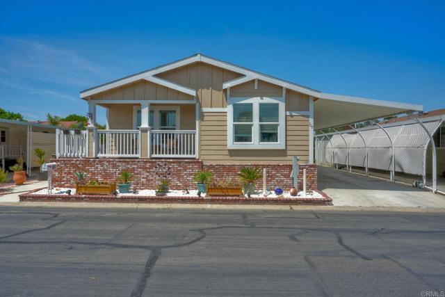 2280 E Valley Parkway, Escondido CA: https://media.crmls.org/mediaz/8be292df-d6ac-47f9-892c-7b9a7b3a3f53.jpg