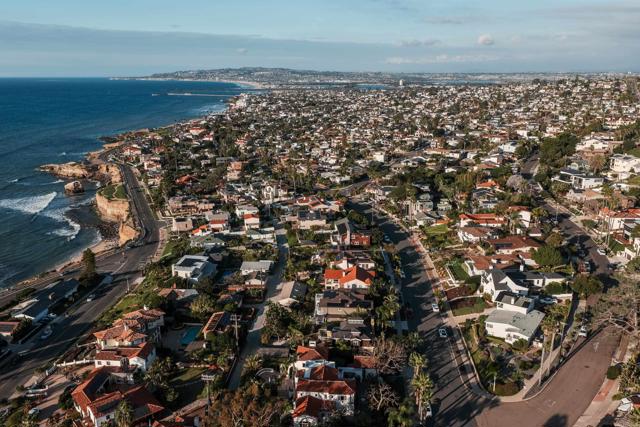 1011 Devonshire Drive, San Diego CA: https://media.crmls.org/mediaz/8be35ccf-e8d4-4401-ac11-bbb46b5f7c81.jpg