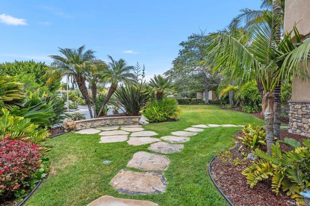 648 California Oak Drive, Vista CA: https://media.crmls.org/mediaz/8be36179-7dbd-4c24-b8c8-6873f366539a.jpg