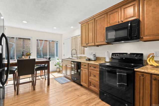 Detail Gallery Image 6 of 20 For 310 Worthington St, Spring Valley,  CA 91977 - 4 Beds | 2 Baths