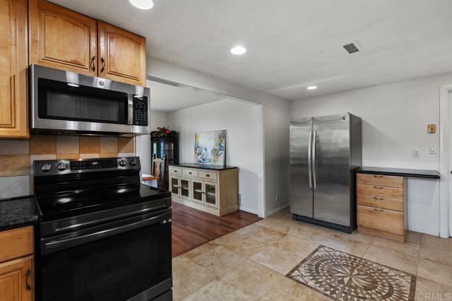 5448 Noah Way, San Diego CA: https://media.crmls.org/mediaz/8be3f1f2-6fef-4cad-b1ba-8fa3456c4ed5.jpg