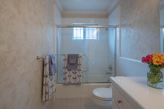 607 La Mesa Drive, Salinas CA: https://media.crmls.org/mediaz/8be41397-1d52-4144-90c5-766c3b41bfe2.jpg