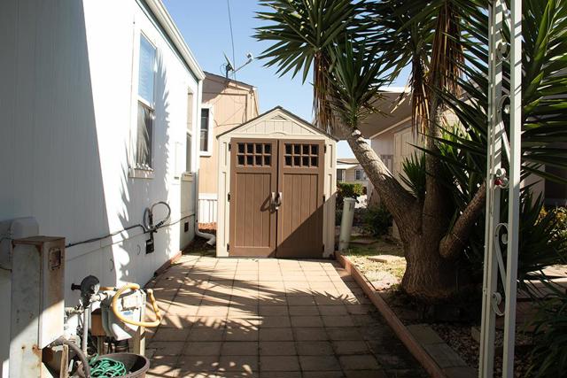 55 San Juan Grade Road, Salinas CA: https://media.crmls.org/mediaz/8be42672-dff5-4a2a-8671-ea2015925e7a.jpg