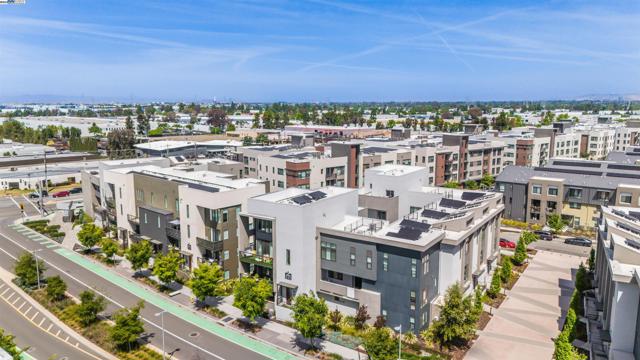 45099 Impress Common, Fremont CA: https://media.crmls.org/mediaz/8be47e97-f2b4-4831-8344-d98d2a48e6dd.jpg