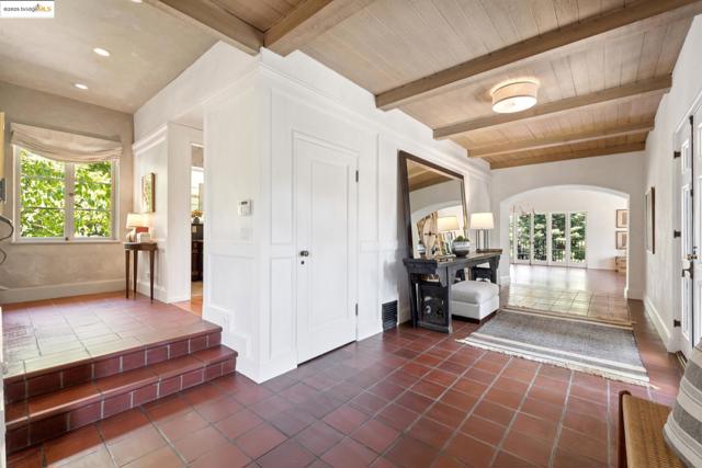 305 The Uplands, Berkeley CA: https://media.crmls.org/mediaz/8be4ccc1-8fff-4968-b340-cbfe5661c25b.jpg