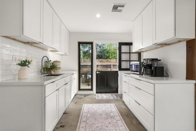 Detail Gallery Image 27 of 64 For 3235 Donna Dr, Carlsbad,  CA 92008 - 4 Beds | 2 Baths