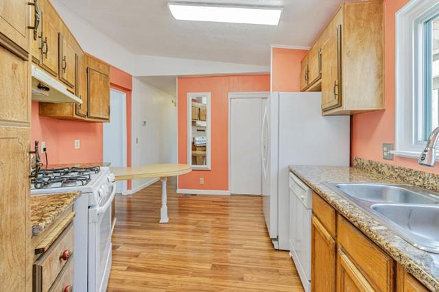 812 W Clover Road, Tracy CA: https://media.crmls.org/mediaz/8be54ae6-4d76-4922-9cfc-b08fe67b3be1.jpg