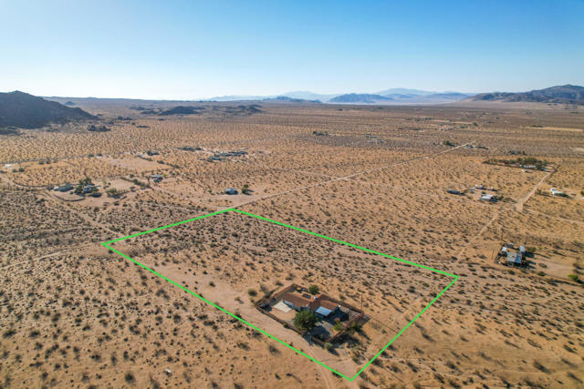 55540 Shannon Road, Landers CA: https://media.crmls.org/mediaz/8be5e8a1-b9ae-4e75-860b-d0c8d3b5a1e0.jpg