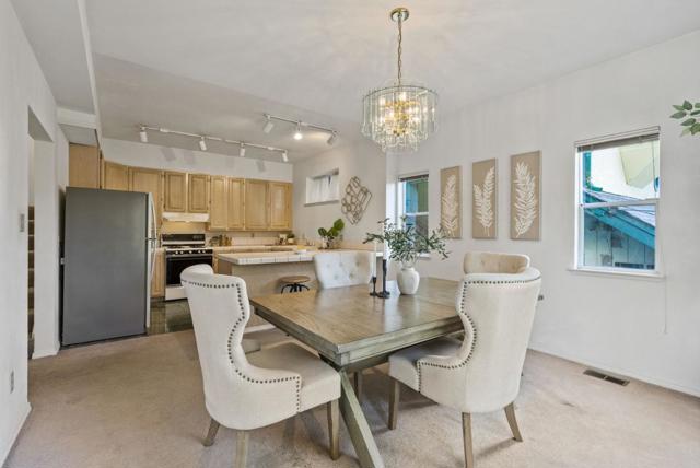 1910 Arrowhead Drive, Oakland CA: https://media.crmls.org/mediaz/8be6cd11-8d01-469d-949b-f6a4f016658c.jpg