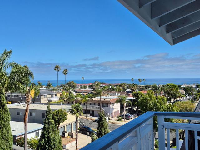 33831 Malaga Drive, Dana Point CA: https://media.crmls.org/mediaz/8be6f95a-a49d-4781-b400-922c4d7ab2c3.jpg