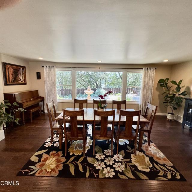 Detail Gallery Image 14 of 54 For 2013 El Vista Ct, Glendale,  CA 91208 - 3 Beds | 3 Baths