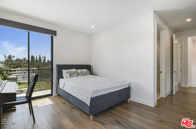 362 N Norton Avenue, Los Angeles CA: https://media.crmls.org/mediaz/8be78c95-494c-4e99-b6f9-e64446dfd375.jpg
