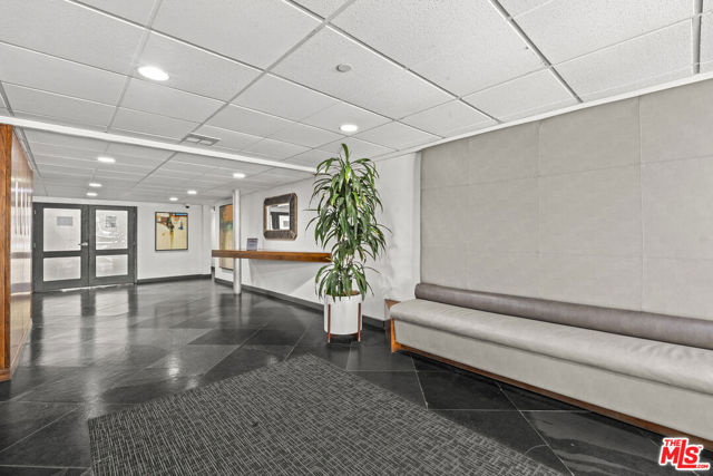 750 N Kings Road, West Hollywood CA: https://media.crmls.org/mediaz/8be7ada1-e25b-4002-985b-31d0bf4e80db.jpg