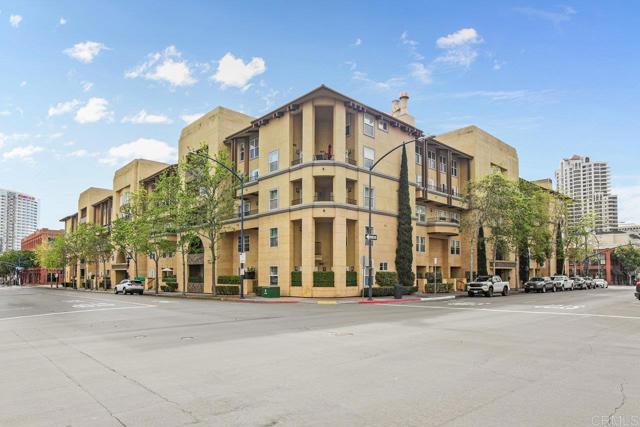 Detail Gallery Image 2 of 49 For 301 W G St #119,  San Diego,  CA 92101 - 2 Beds | 2/1 Baths