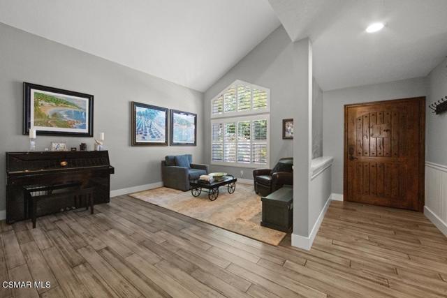 3085 Klamath Avenue, Simi Valley CA: https://media.crmls.org/mediaz/8be7b540-dca1-4e30-87b4-f7b9fa025e71.jpg