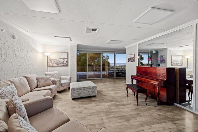 300 Davey Glen Road, Belmont CA: https://media.crmls.org/mediaz/8be7f1e7-c953-4444-bde9-793b4d58e999.jpg