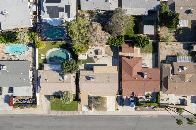 43120 Texas Avenue, Palm Desert CA: https://media.crmls.org/mediaz/8be80064-0c0f-40ba-b4c1-0bea466ca790.jpg