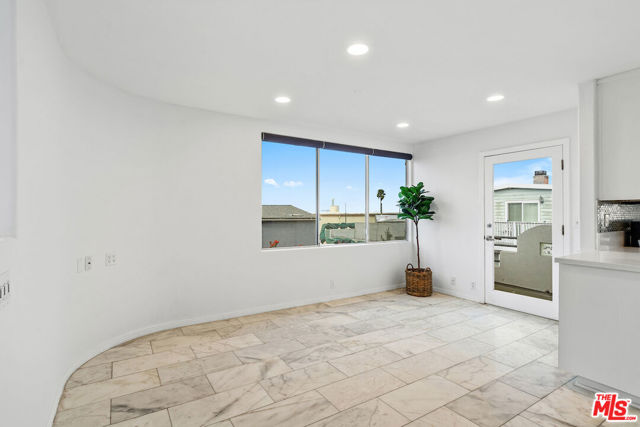 1129 2nd Street, Hermosa Beach, California 90254, 3 Bedrooms Bedrooms, ,3 BathroomsBathrooms,Residential,For Sale,2nd,25491509