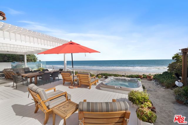22416 Pacific Coast Highway, Malibu CA: https://media.crmls.org/mediaz/8be92f59-91af-4012-85da-ac23923af2fd.jpg