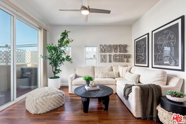 1630 E Palm Avenue, El Segundo CA: https://media.crmls.org/mediaz/8be97719-cb62-49e8-9dc6-375dc76d6237.jpg